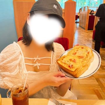 成宮ゆあ ?挨拶は唇と舌で…?