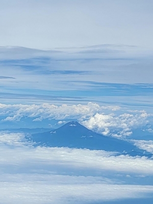 まり いつかの上空から見た富士山