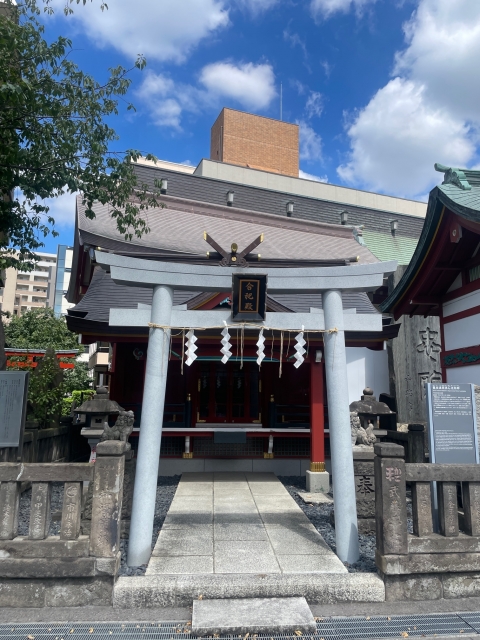 トモミ オッパイたまに神社…