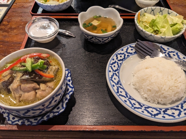 ラキ タイ料理